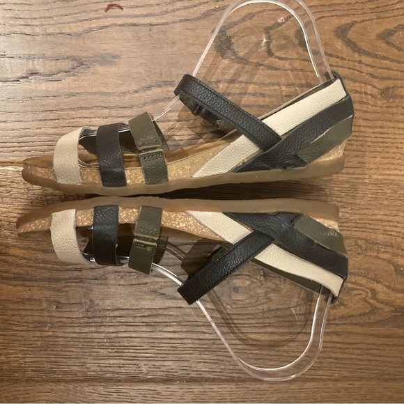 EL NATURALISTA Sz 38 Zumaia Leather  Velcro Closure Elastic On One Strap Sandals - Picture 8 of 10